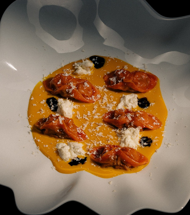 Дикая нежность: Артем Канцев приручает степь